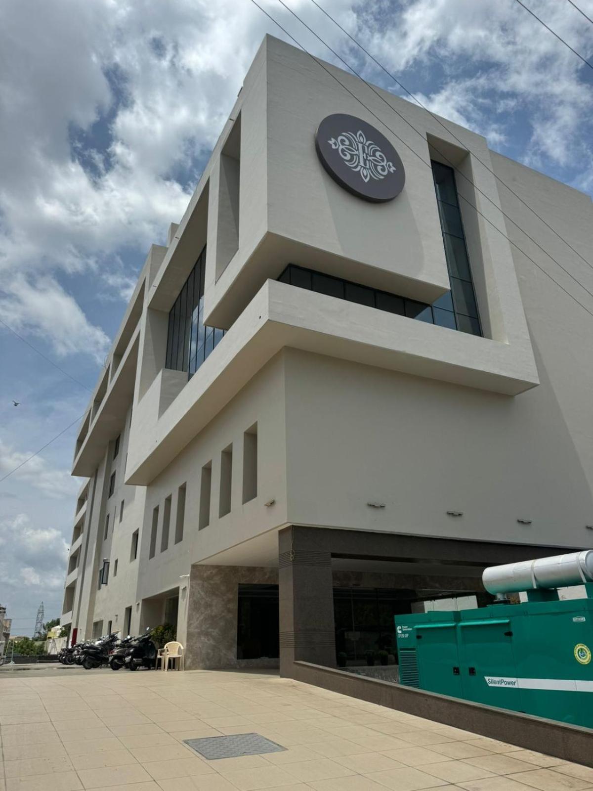 Royal Embassy Hotel Erode Exterior foto
